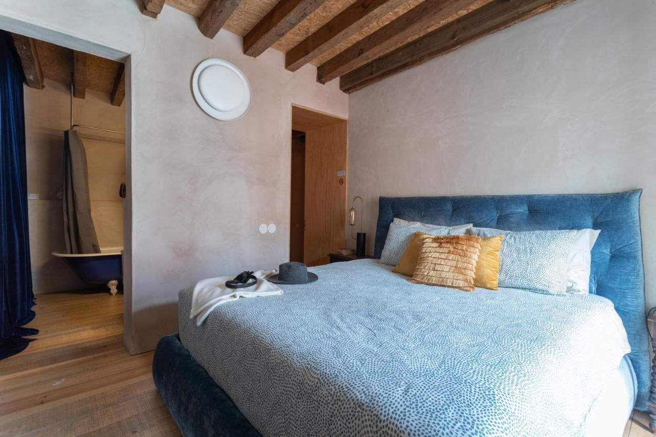 Bedroom In The 18Th Century Style Lisboa Екстериор снимка